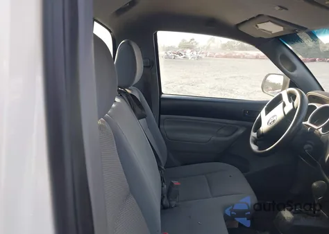 2013 Toyota Tacoma z USA, uszkodzony, nr VIN 5TFNX4CN5DX028065